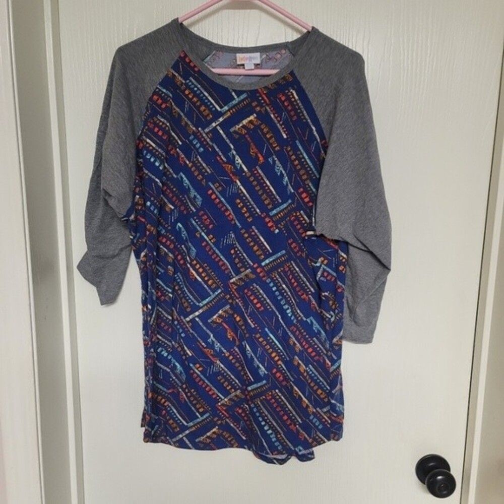 ~ womens blue and grey patterned Lularoe shirt - size 2XL